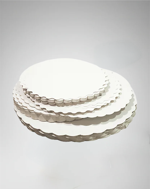 Support pâtisserie  blanc- Rond festonné et Carré rainé